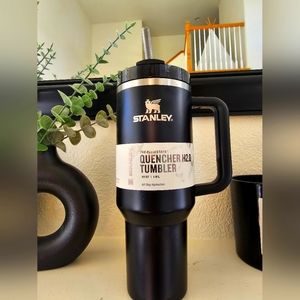 Stanley Cup 40oz Quencher Tumbler